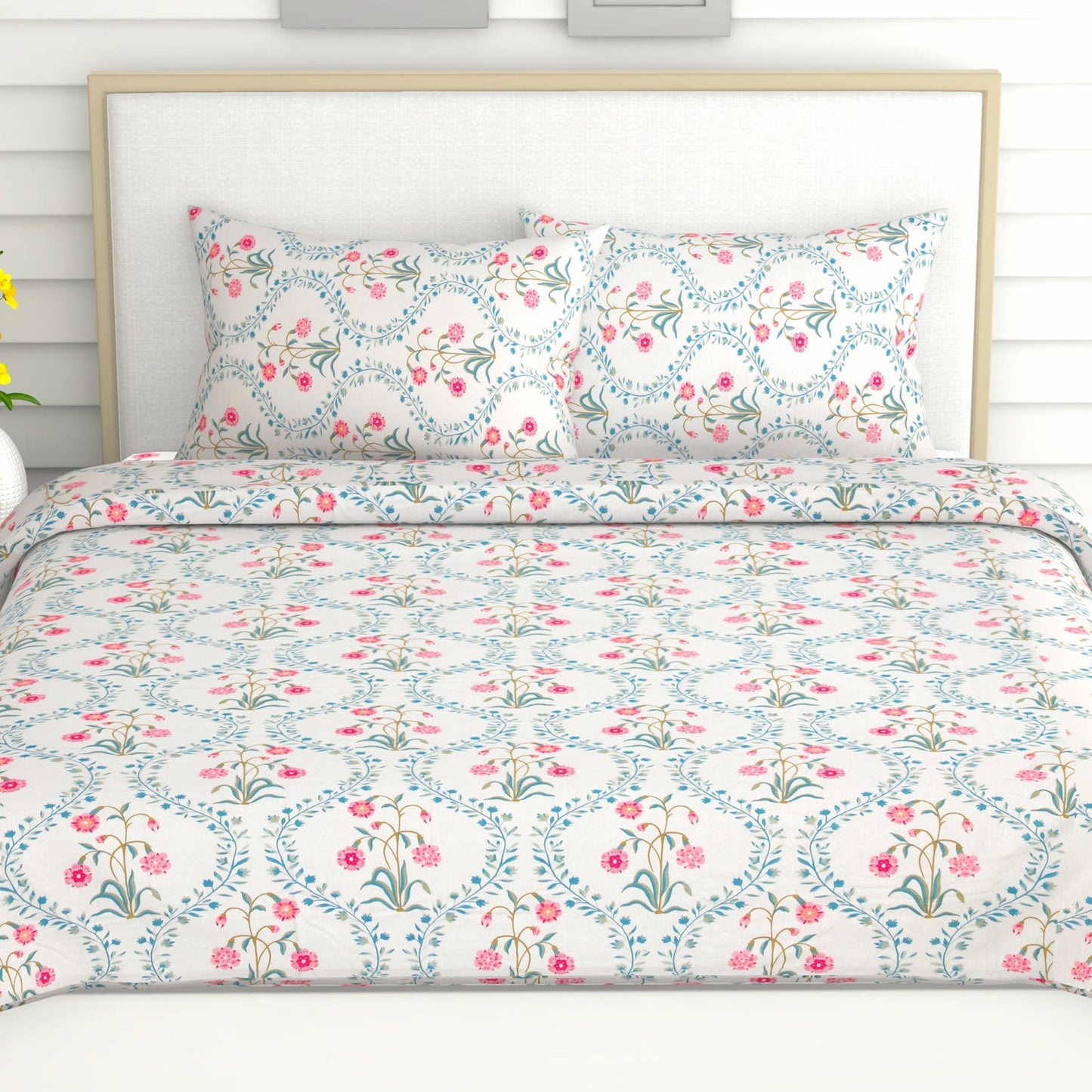 The Pink blossom 100% Cotton Double Size Bedsheet, 186 TC