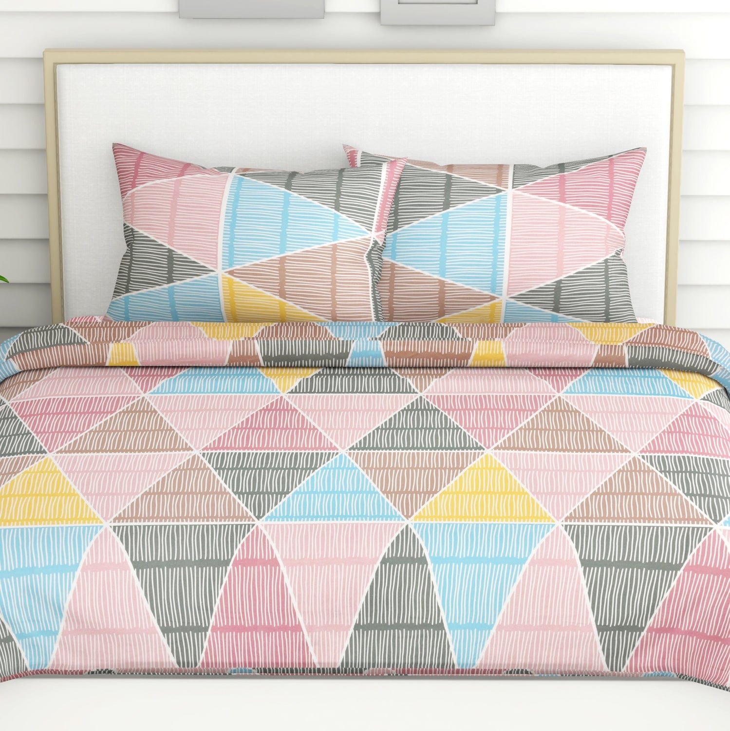 Pyramid Retreat 100% Cotton King Size Bedsheet, 144 TC