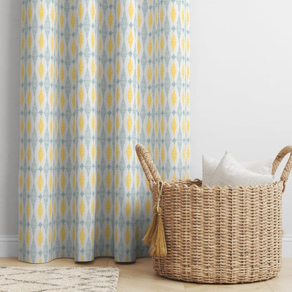 Prism Pattern Curtain Set