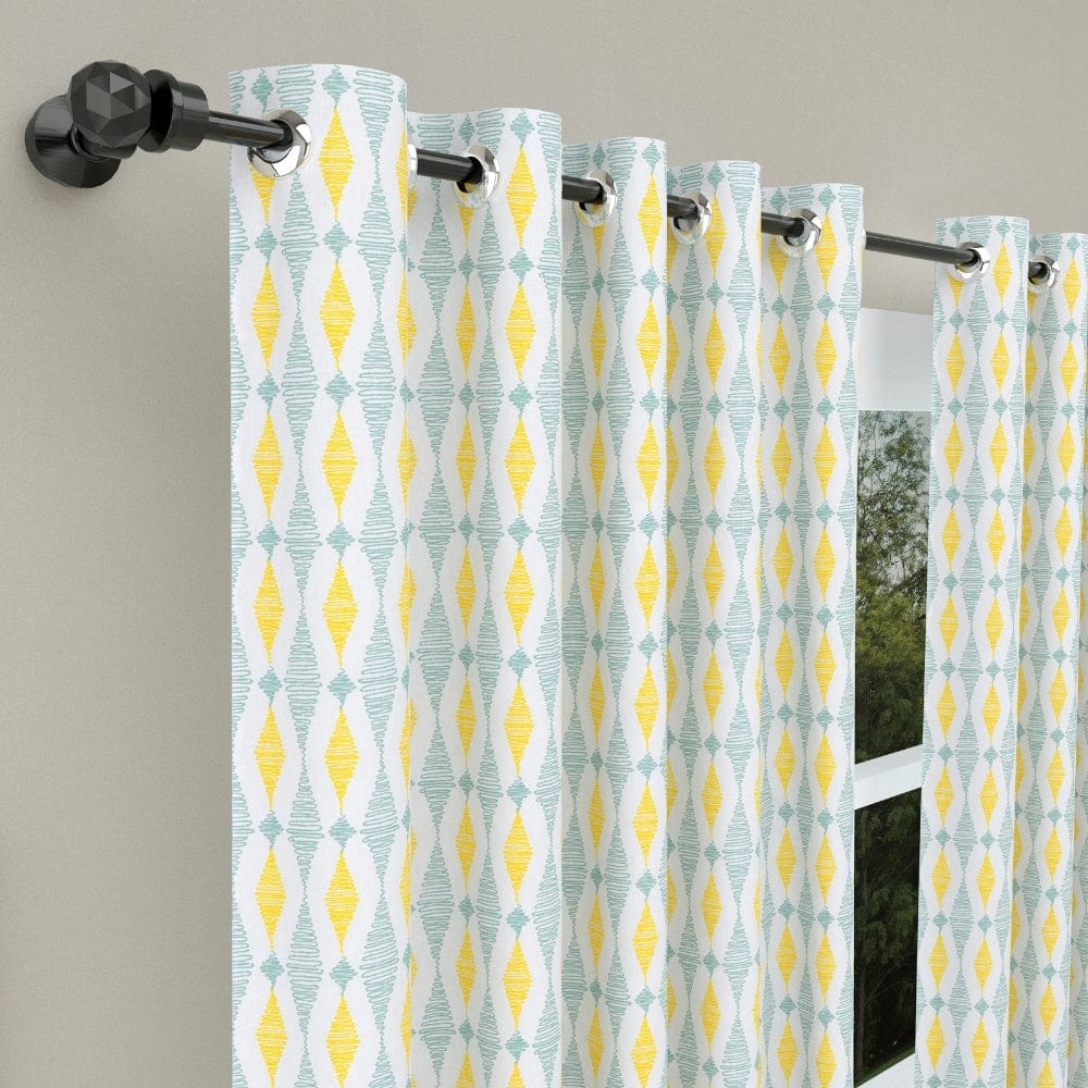 Prism Pattern Curtain Set